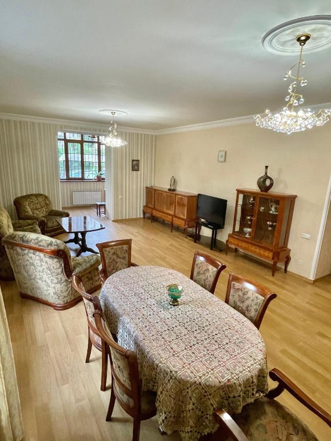 Apartment In The Center Of Erévan Extérieur photo
